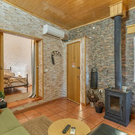 Casa Rosi Cave House Casa de Férias *